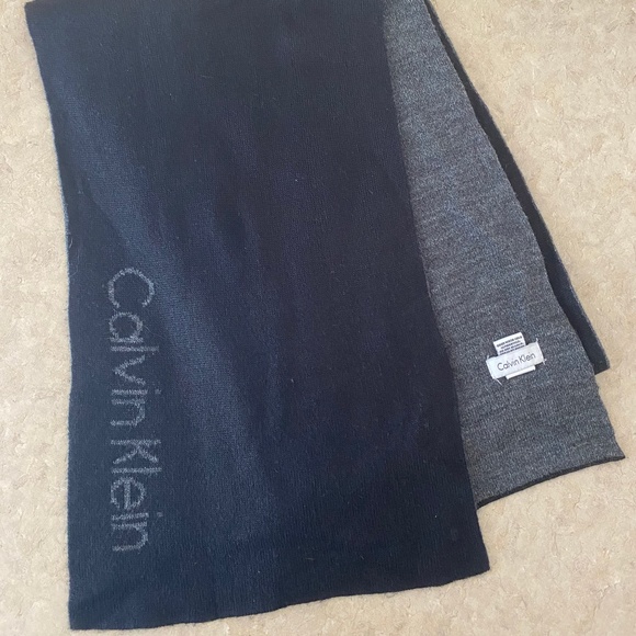 Calvin Klein Other - Calvin Klein Men's Scarf